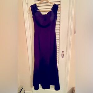Vince Camuto off shoulder gown size 8